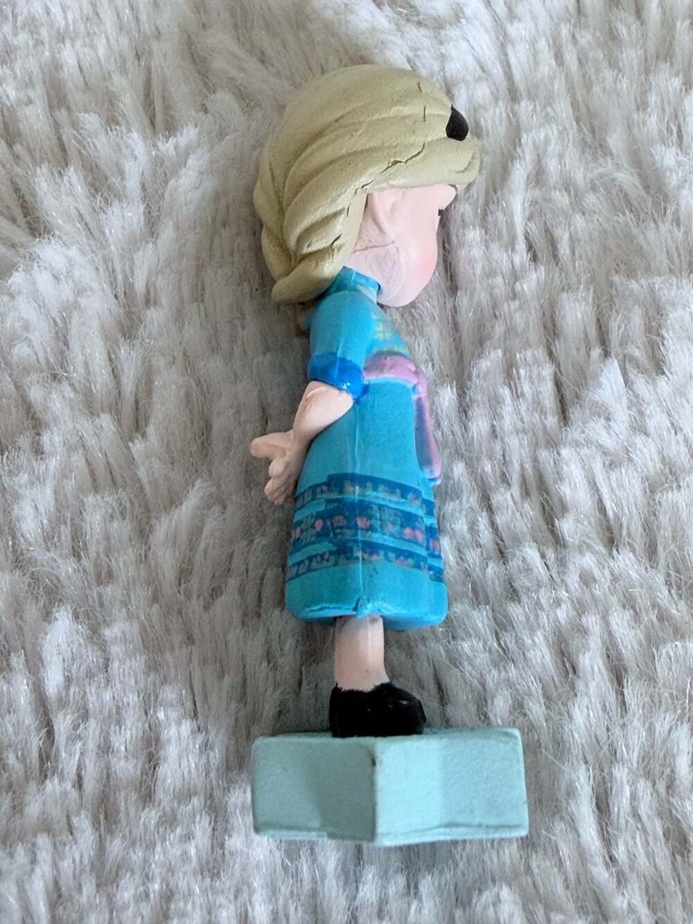 Disney Animators Collection Young Elsa Miniature Figure with Snowflake Base - Picture 5 of 7